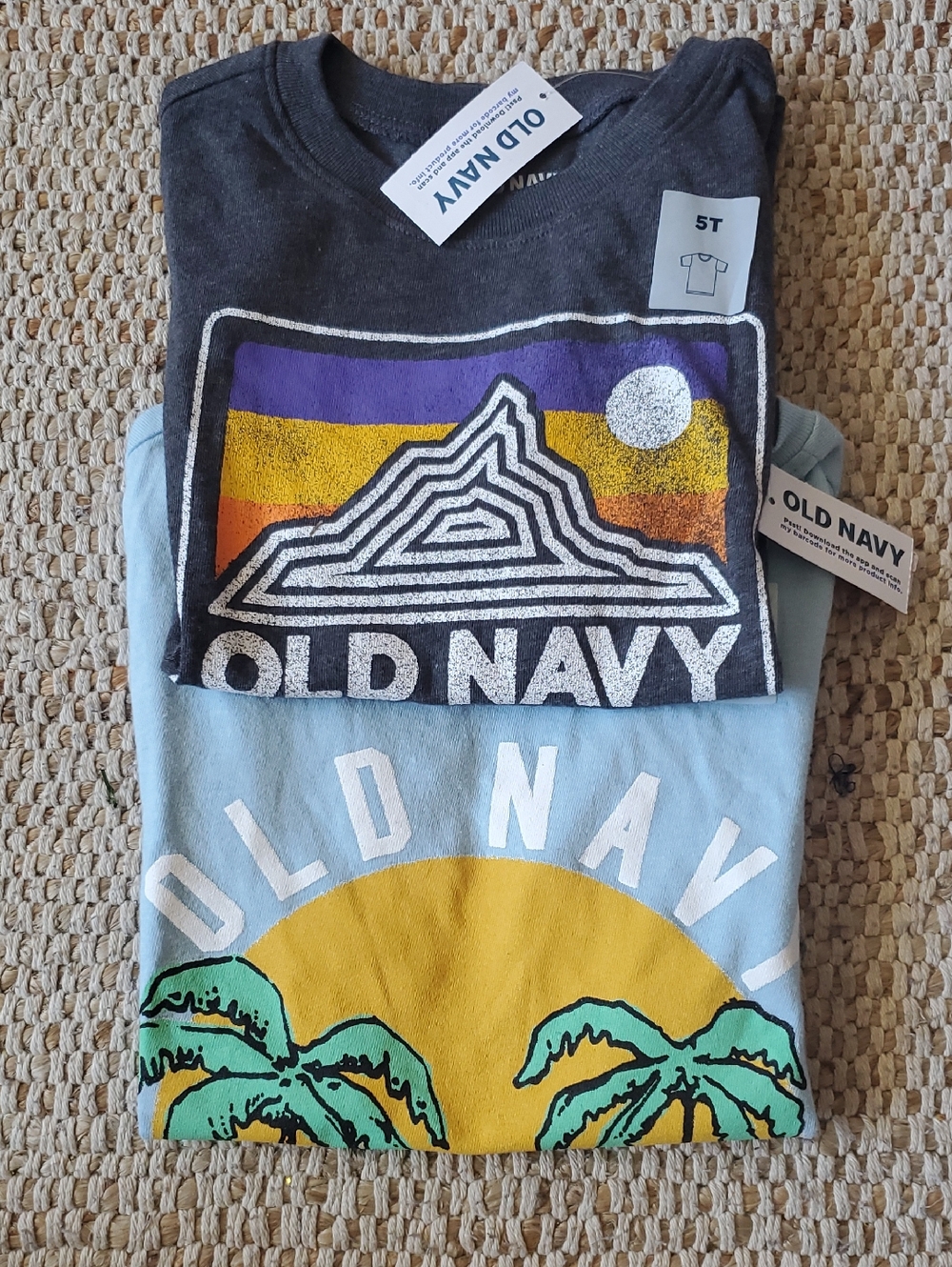 5T Old Navy Kids' Graphic Tee - Light Blue & Charcoal